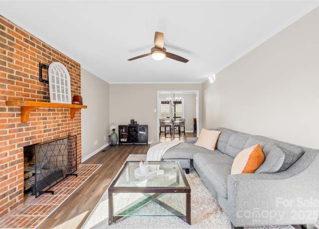 Property at 2927 Forest Hills Cir, Rock Hill, SC 29732, 3 beds, 2 baths