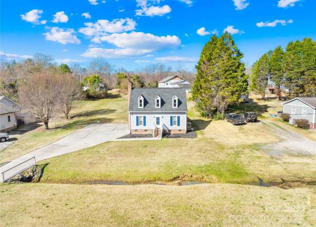 Property at 2927 Forest Hills Cir, Rock Hill, SC 29732, 3 beds, 2 baths