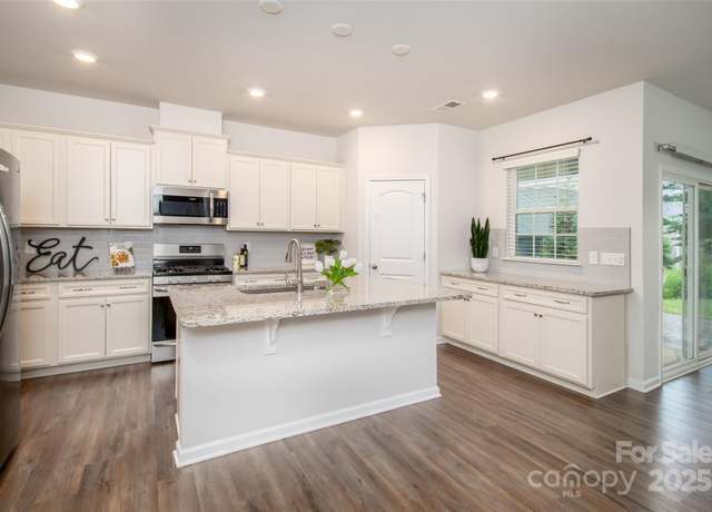 Property at 150 W Morehouse Ave, Mooresville, NC 28117, 4 beds, 3.5 baths