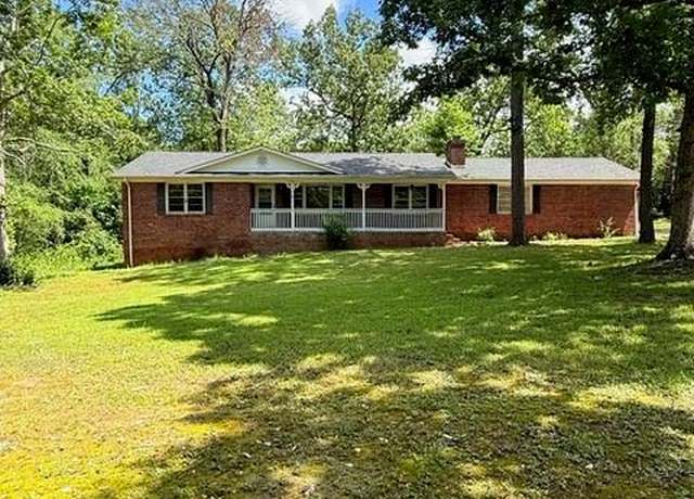 Property at 366 Old Race Track Rd, Gaffney, SC 29340, 3 beds, 2 baths