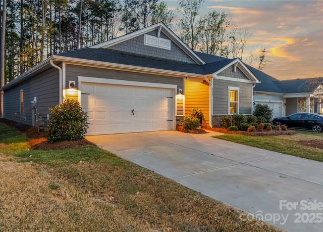 Property at 4427 Bright Rd, Charlotte, NC 28214, 3 beds, 2 baths