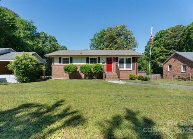 Property at 3400 Barfield Dr, Charlotte, NC 28217, 4 beds, 2 baths