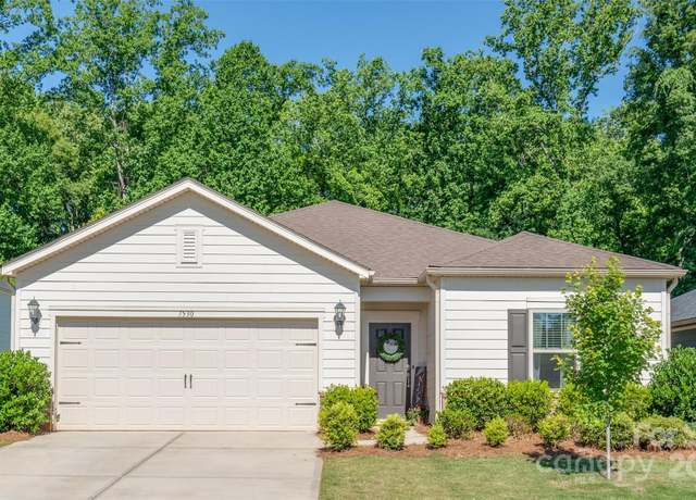 Property at 7530 Porrera St, Charlotte, NC 28214, 3 beds, 2 baths