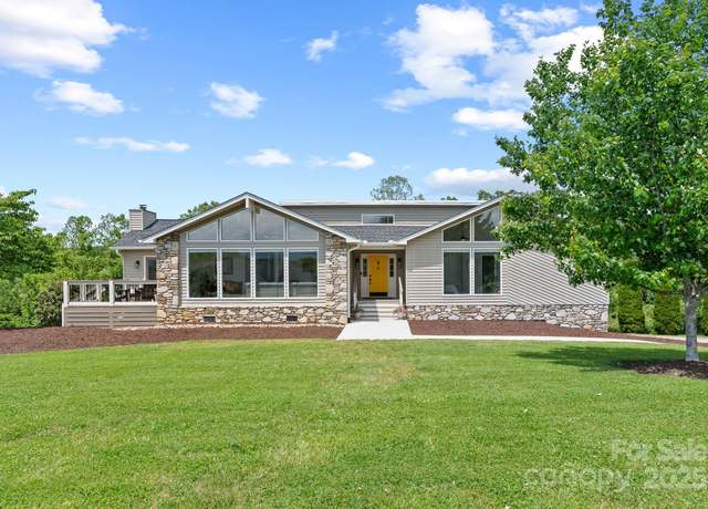 Property at 5 Loridon Dr, Weaverville, NC 28787, 3 beds, 3 baths