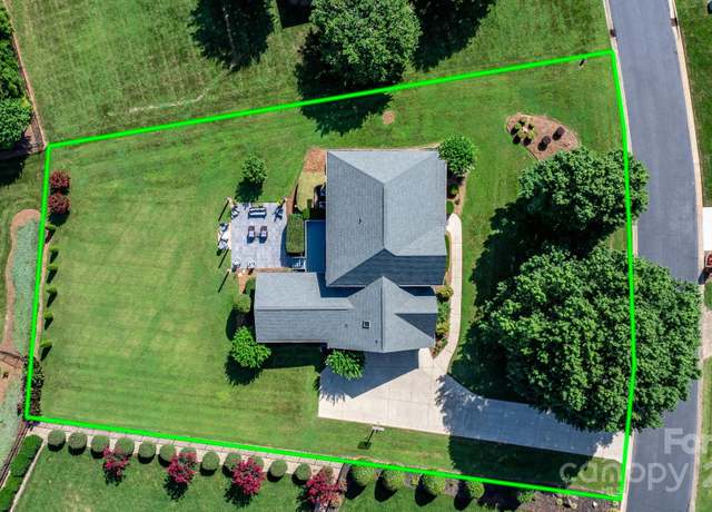 Property at 2774 Palmer Dr NE, Conover, NC 28613, 4 beds, 3.5 baths