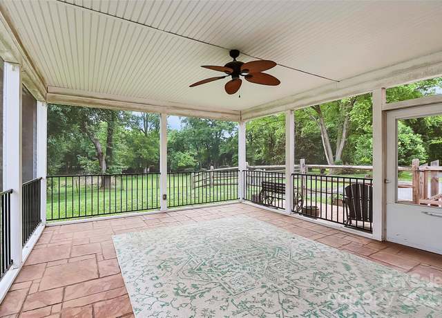 Property at 6908 Lancer Dr, Charlotte, NC 28226, 4 beds, 3 baths