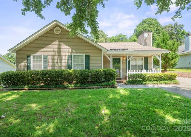 Property at 322 Cottonwood Park Dr, Charlotte, NC 28214, 3 beds, 2 baths