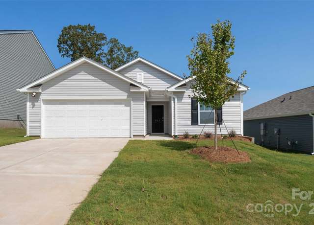 Property at 33 Callie River Ct, Clyde, NC 28721, 3 beds, 2 baths