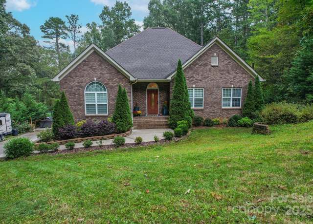 Property at 10604 Russet Pl, Charlotte, NC 28227, 3 beds, 2 baths