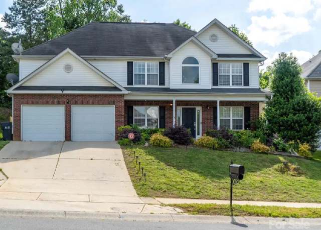 Property at 5227 Eagle Creek Dr, Charlotte, NC 28269, 4 beds, 3 baths