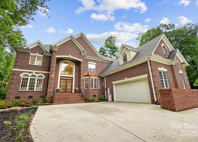 Property at 3324 Greenhurst Dr, Matthews, NC 28104, 4 beds, 4 baths