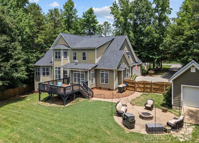 Property at 3020 Waxhaw Crossing Dr, Waxhaw, NC 28173, 4 beds, 3.5 baths