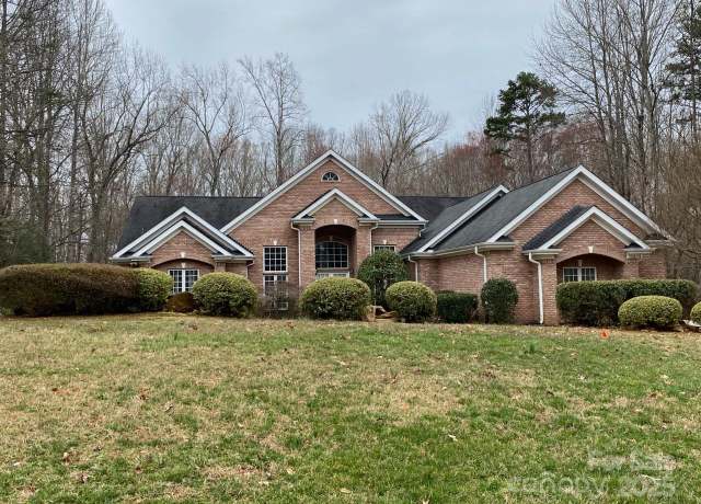 Property at 9113 Oak Bluff Ct, Waxhaw, NC 28173, 3 beds, 3.5 baths