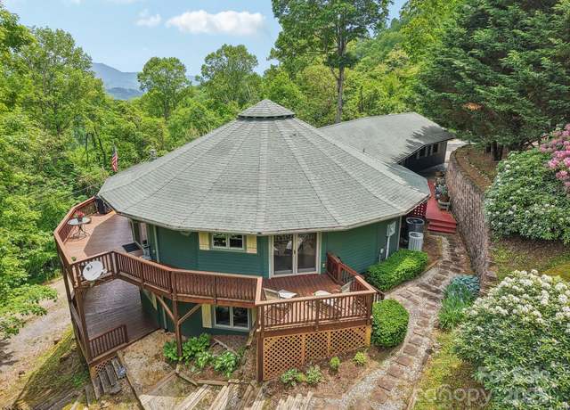 Property at 274 Slippery Rock Rd, Waynesville, NC 28785, 3 beds, 2.5 baths