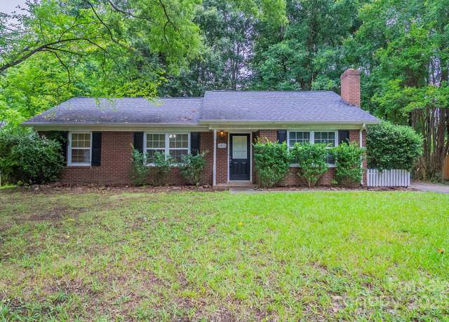 Property at 6410 Pineburr Ct, Charlotte, NC 28211, 3 beds, 2 baths