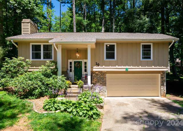 Property at 10 Muirfield Dr, Arden, NC 28704, 3 beds, 2 baths