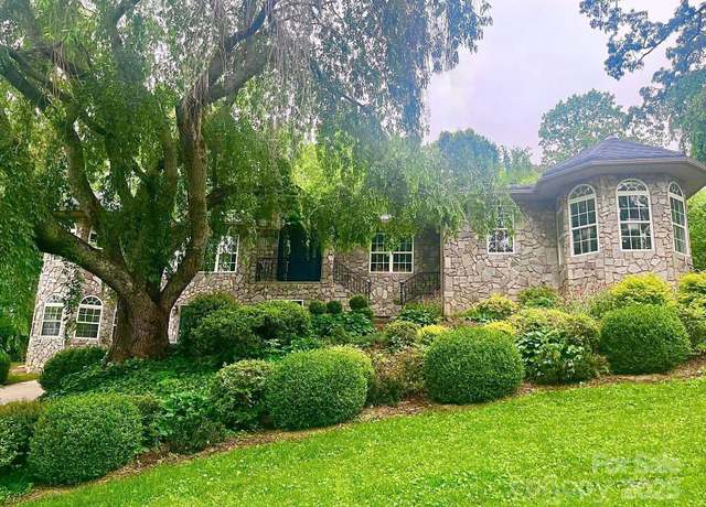 Property at 3 Northwood Rd, Asheville, NC 28804, 3 beds, 3 baths