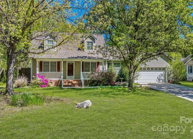 Property at 2804 Lake Hill Ct, High Point, NC 27265, 3 beds, 2.5 baths