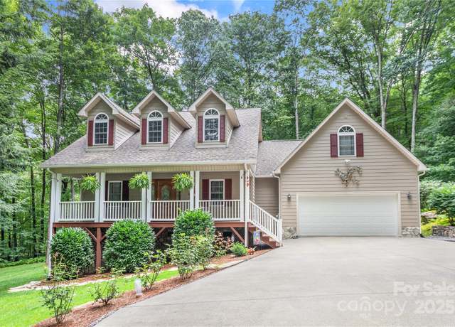 Property at 93 Hickory Dr, Maggie Valley, NC 28751, 3 beds, 2 baths