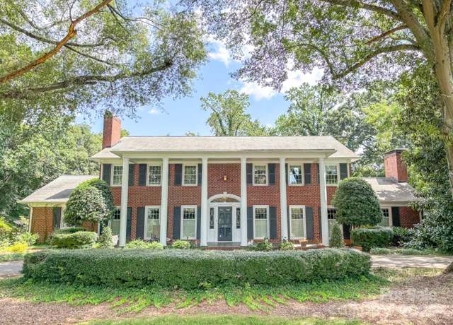 Property at 2042 2nd St NW, Hickory, NC 28601, 5 beds, 4.5 baths