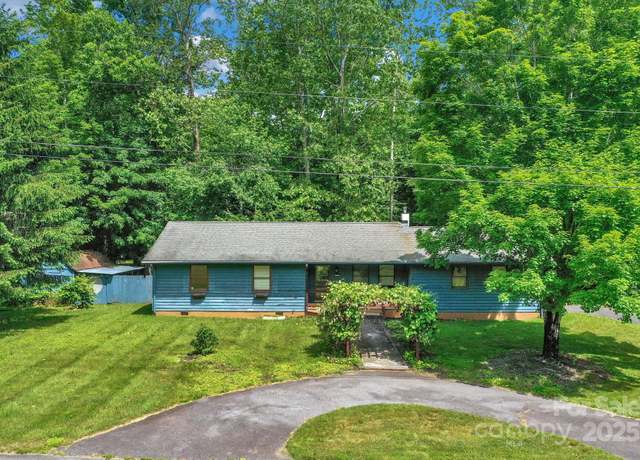 Property at 304 Covered Bridge Ln, Banner Elk, NC 28604, 3 beds, 2 baths