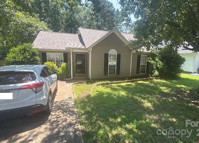 Property at 645 Montgomery Dr, Rock Hill, SC 29732, 3 beds, 2 baths