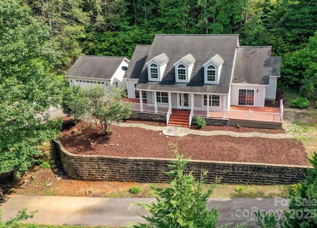 Property at 402 Sweetbriar Rd N, Lake Lure, NC 28746, 3 beds, 3 baths