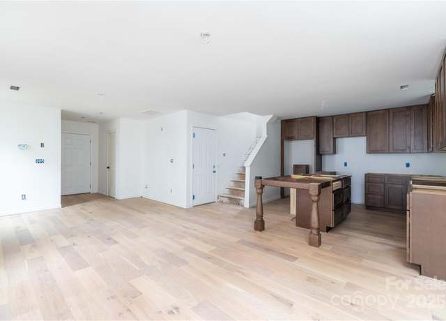 Property at 5208 Elizabeth Rd, Charlotte, NC 28269, 3 beds, 2.5 baths
