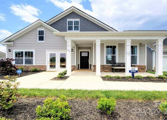 Property at 51 Silverthorne Ct, Hendersonville, NC 28792, 3 beds, 2 baths
