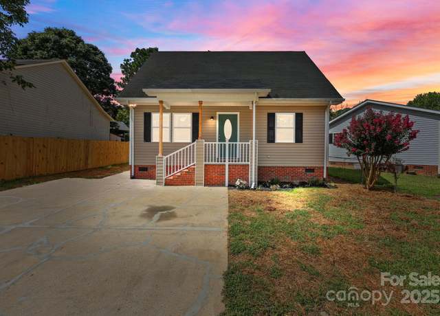 Property at 948 Pine Circle Dr NW, Concord, NC 28027, 3 beds, 2.5 baths