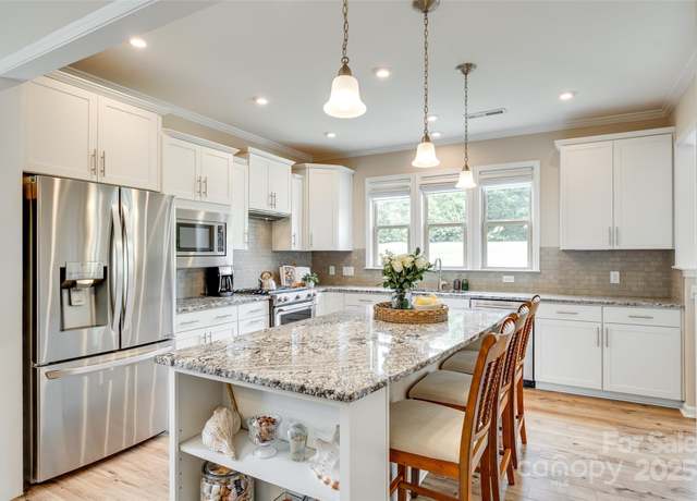 Property at 4511 Middlebury Ln, Fort Mill, SC 29715, 3 beds, 3 baths