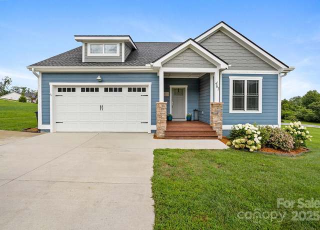 Property at 461 Windy Acres Knl, Hendersonville, NC 28792, 3 beds, 2 baths