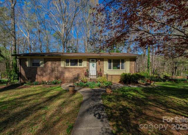 Property at 8 Northbrook Dr, York, SC 29745, 3 beds, 1.5 baths