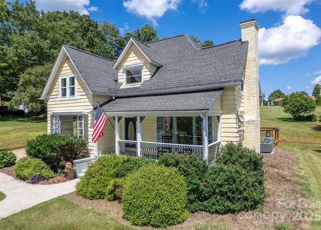 Property at 118 Robertson St, Burnsville, NC 28714, 4 beds, 2 baths