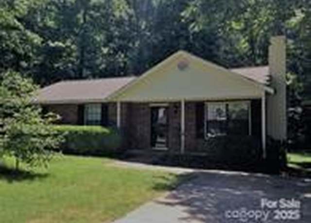 Property at 4825 Banfshire Rd, Charlotte, NC 28215, 3 beds, 2 baths
