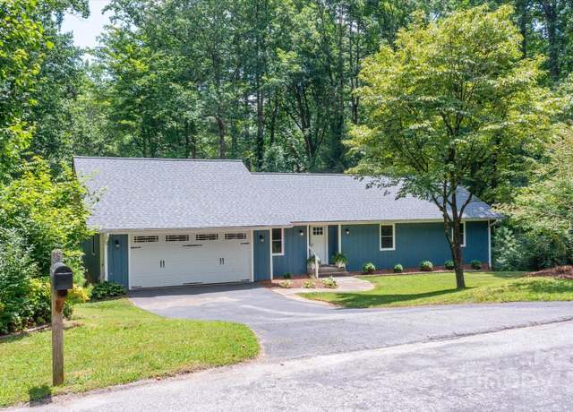 Property at 104 Britton Ave, Hendersonville, NC 28791, 3 beds, 3 baths