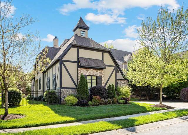 Property at 703 Sainte Rose Ln, Charlotte, NC 28226, 4 beds, 3.5 baths