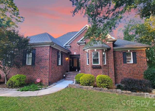 Property at 142 Canterbury Xing, Fort Mill, SC 29708, 4 beds, 3.5 baths