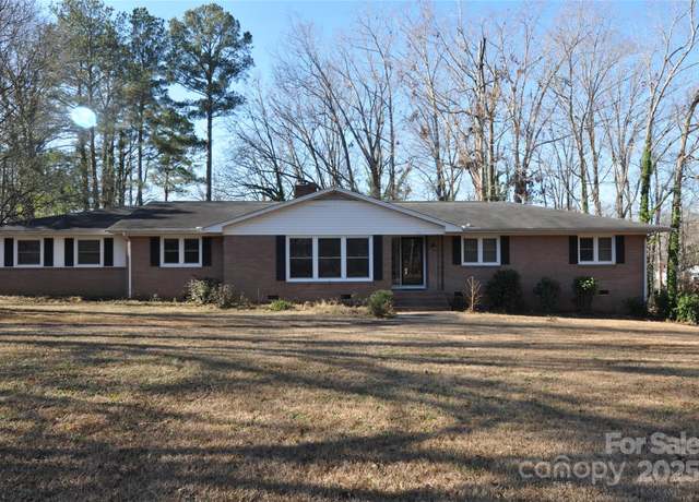 Property at 109 Shamrock Dr, Chester, SC 29706, 3 beds, 2 baths