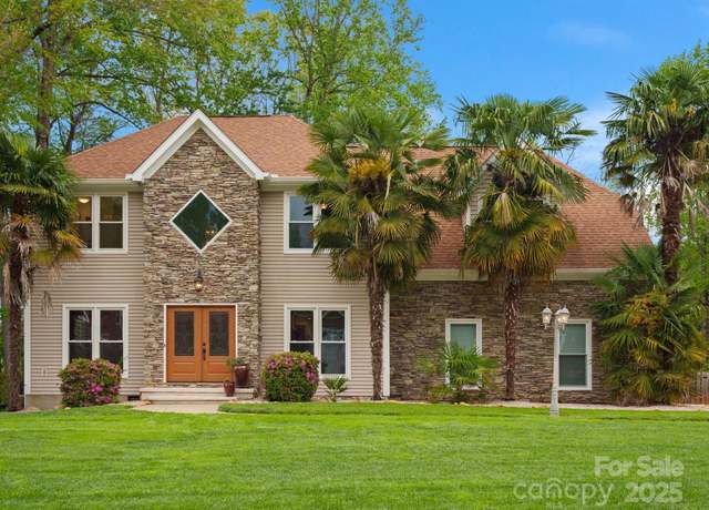 Property at 9009 Stourbridge Dr, Huntersville, NC 28078, 4 beds, 2.5 baths