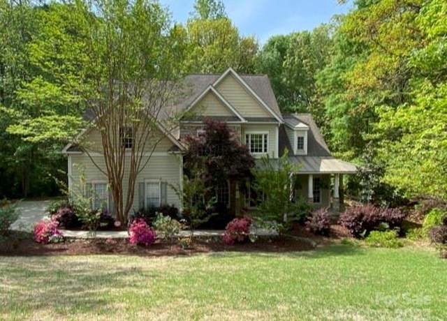 Property at 6108 Mcilwaine Rd, Huntersville, NC 28078, 4 beds, 3.5 baths