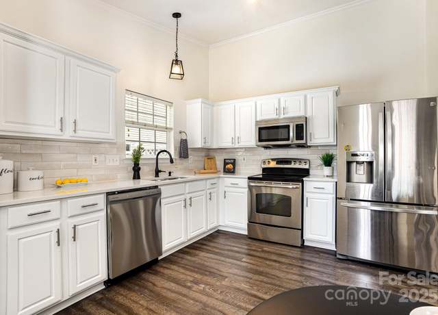 Property at 1776 Baylor Dr, Rock Hill, SC 29732, 3 beds, 2 baths