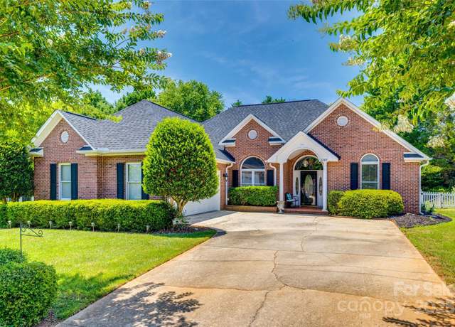 Property at 2289 Veery Ln, Rock Hill, SC 29732, 3 beds, 2 baths