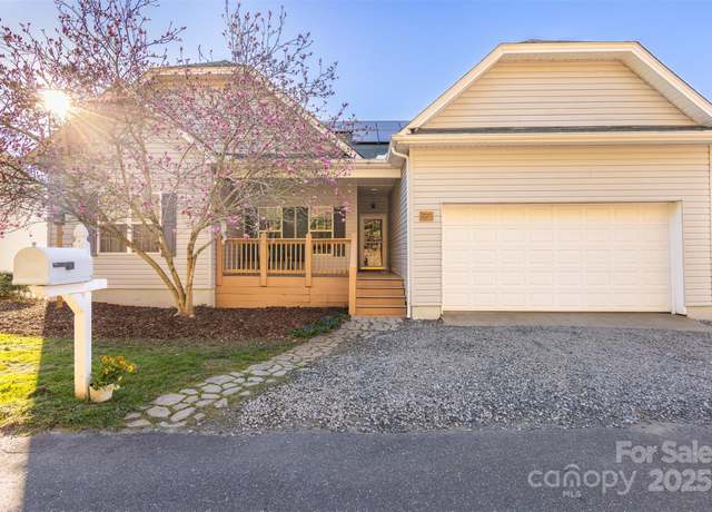 Property at 77 Stratford Pl, Sylva, NC 28779, 4 beds, 3 baths