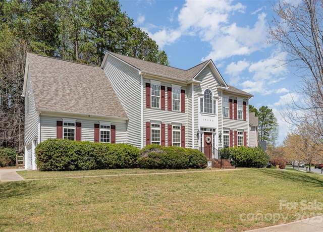 Property at 10200 Rivendell Ln NW, Charlotte, NC 28269, 4 beds, 3.5 baths