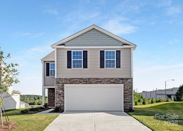 Property at 1011 20th Avenue Loop SE, Hickory, NC 28602, 4 beds, 2.5 baths