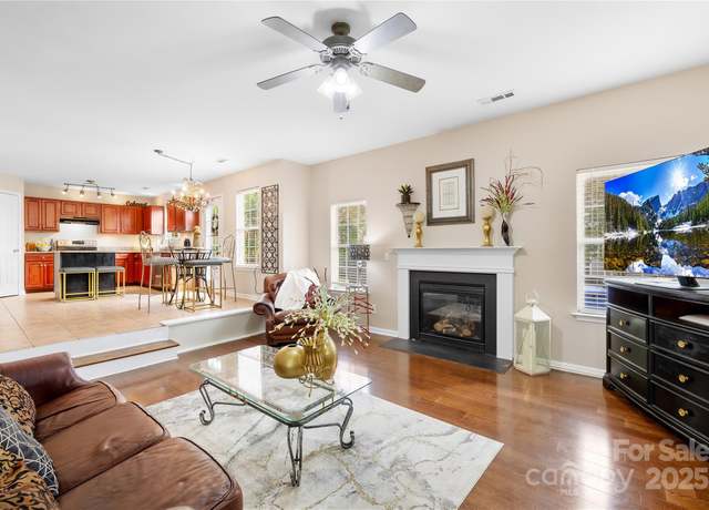 Property at 112 Saye Pl, Mooresville, NC 28115, 4 beds, 3 baths