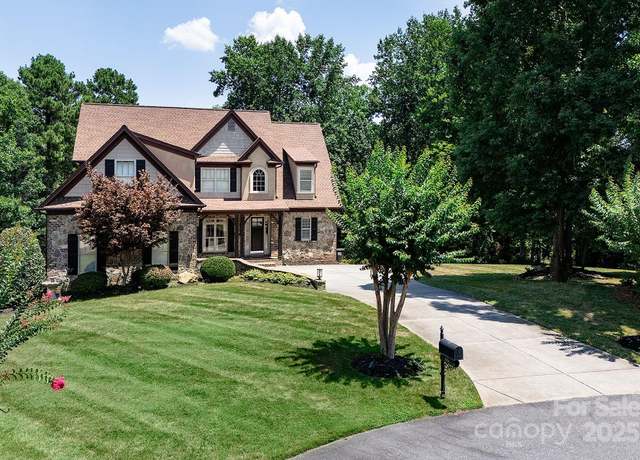 Property at 394 Stonecliff Ln, Clover, SC 29710, 4 beds, 4.5 baths