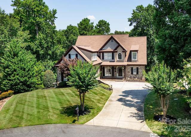 Property at 394 Stonecliff Ln, Clover, SC 29710, 4 beds, 4.5 baths
