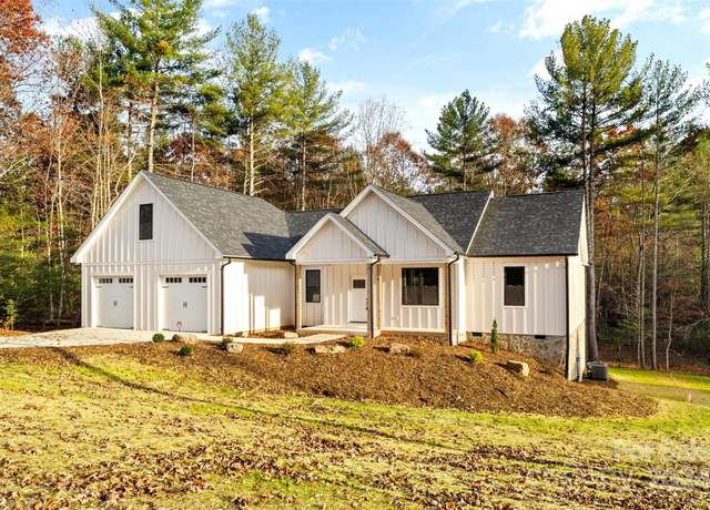 Property at 135 Hilltop St, Morganton, NC 28655, 3 beds, 2 baths
